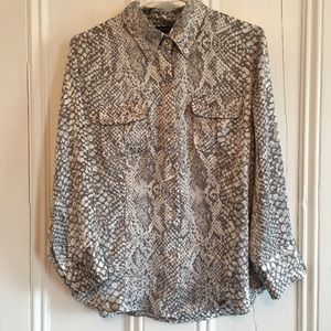 NEW YORK & COMPANY snake print button down blouse